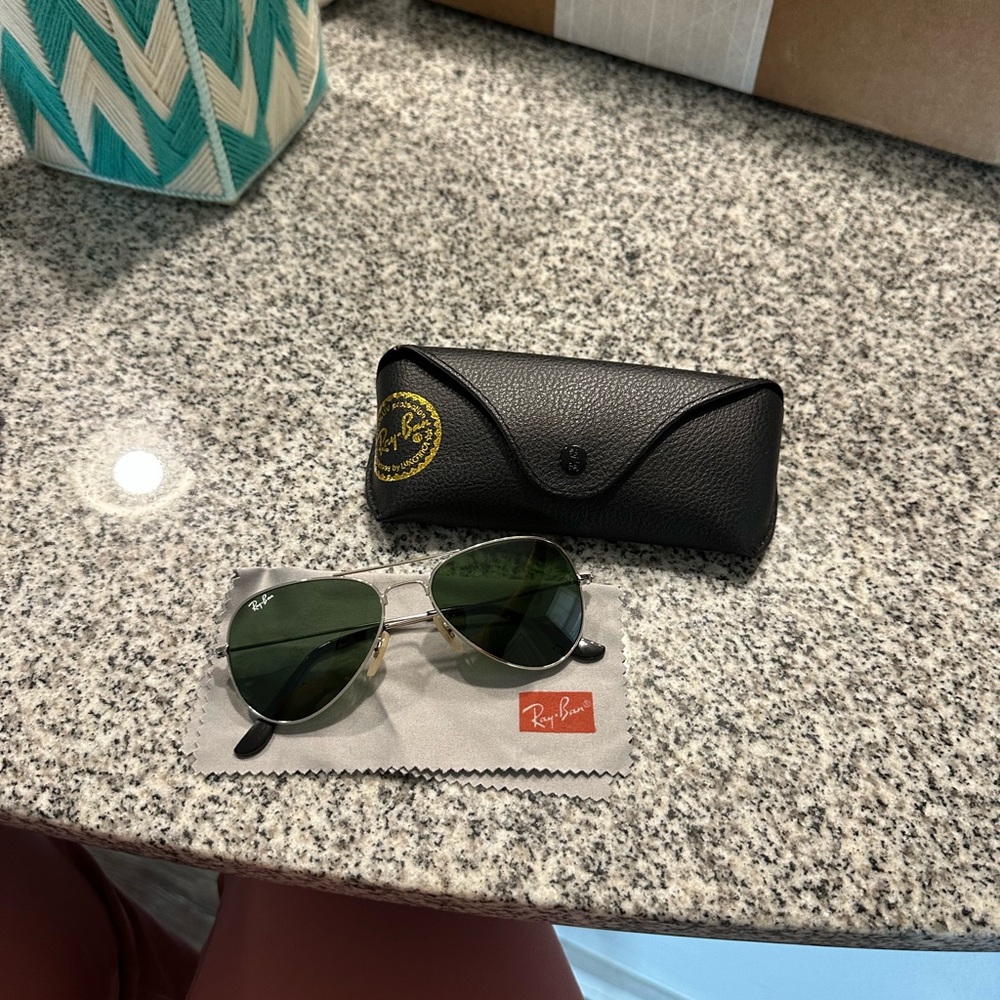 Silver Ray-Ban Aviator Sunglasses